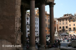 portique du Panthéon de Rome