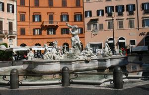 Fontiane de Neptune place Navona Rome