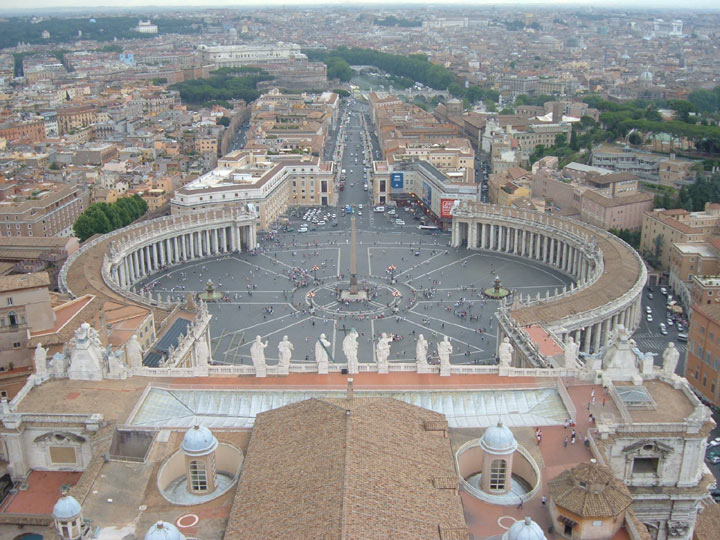 Vue panoramique sur Rome depuis la basilique Saint Pierre