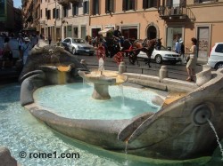 place-d-espagne-fontaine