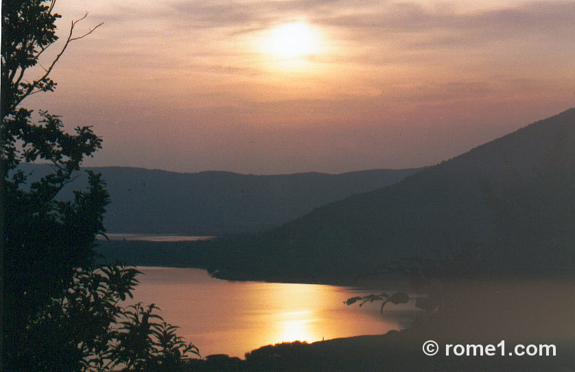 Lac de Vico autour de Rome